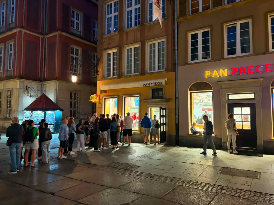 Kolejki nie maleją po kilku miesiącach od otwarcia Pana Precla
