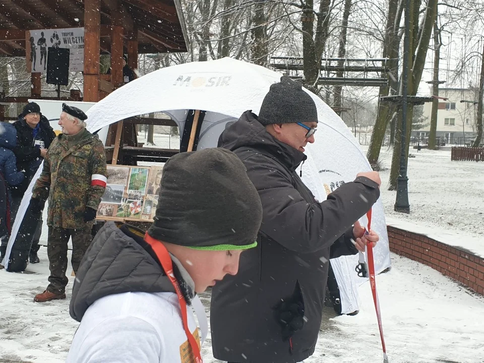 Bieg Tropem Wilczym w Zgierzu. Mimo kiepskiej pogody było naprawdę gorąco