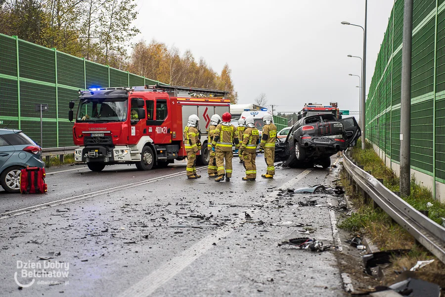 Groźny wypadek w Łódzkiem. Konieczne było lądowanie śmigłowca Lotniczego Pogotowia Ratunkowego - Zdjęcie główne