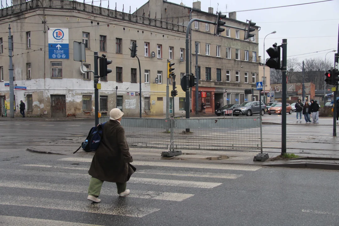 Zamknięte przejście dla pieszych na ul.Zachodniej w Łodzi