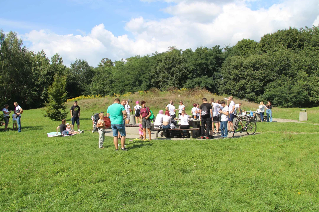 Piknik rodzinny w parku na Młynku w Łodzi