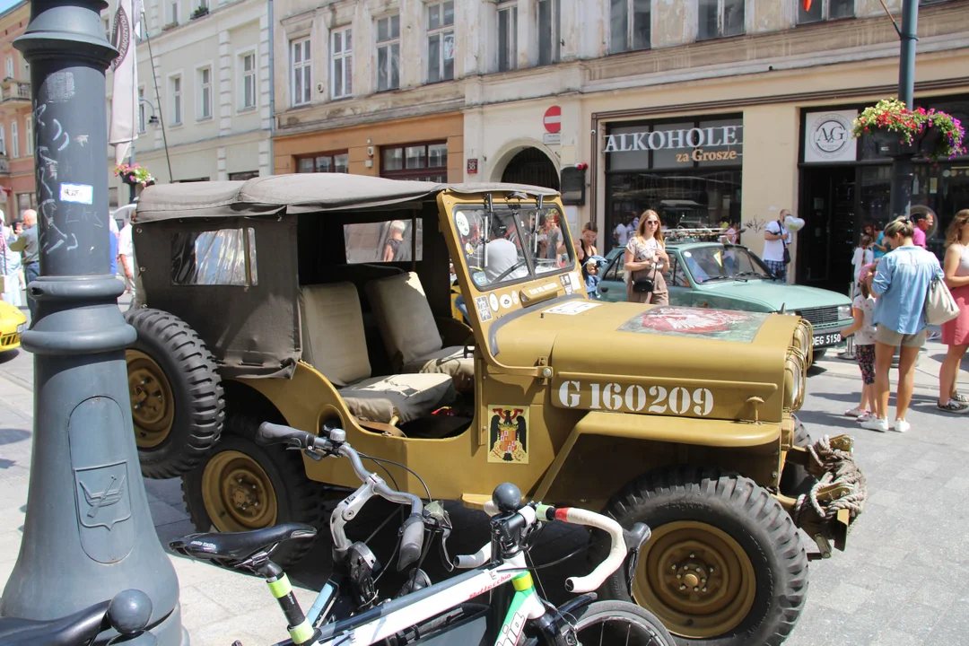 Wystawa motoryzacyjnych klasyków na Piotrkowskiej