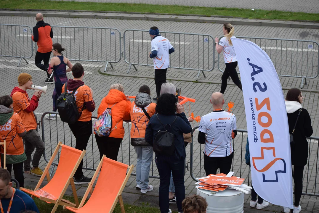 DOZ Maraton ulicami miasta. Zobacz zdjęcia z biegu głównego