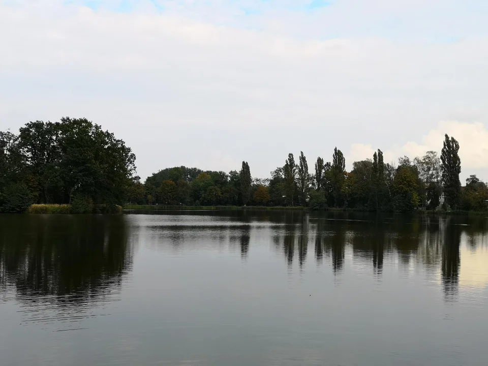 Pierwsze oznaki jesieni w zgierskim parku - zobacz zdjęcia!