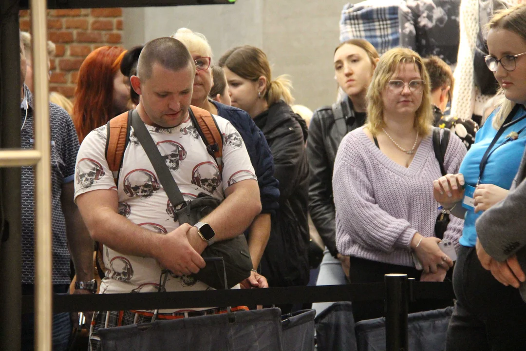 Tłumy na otwarciu Primarka w łódzkiej Manufakturze.