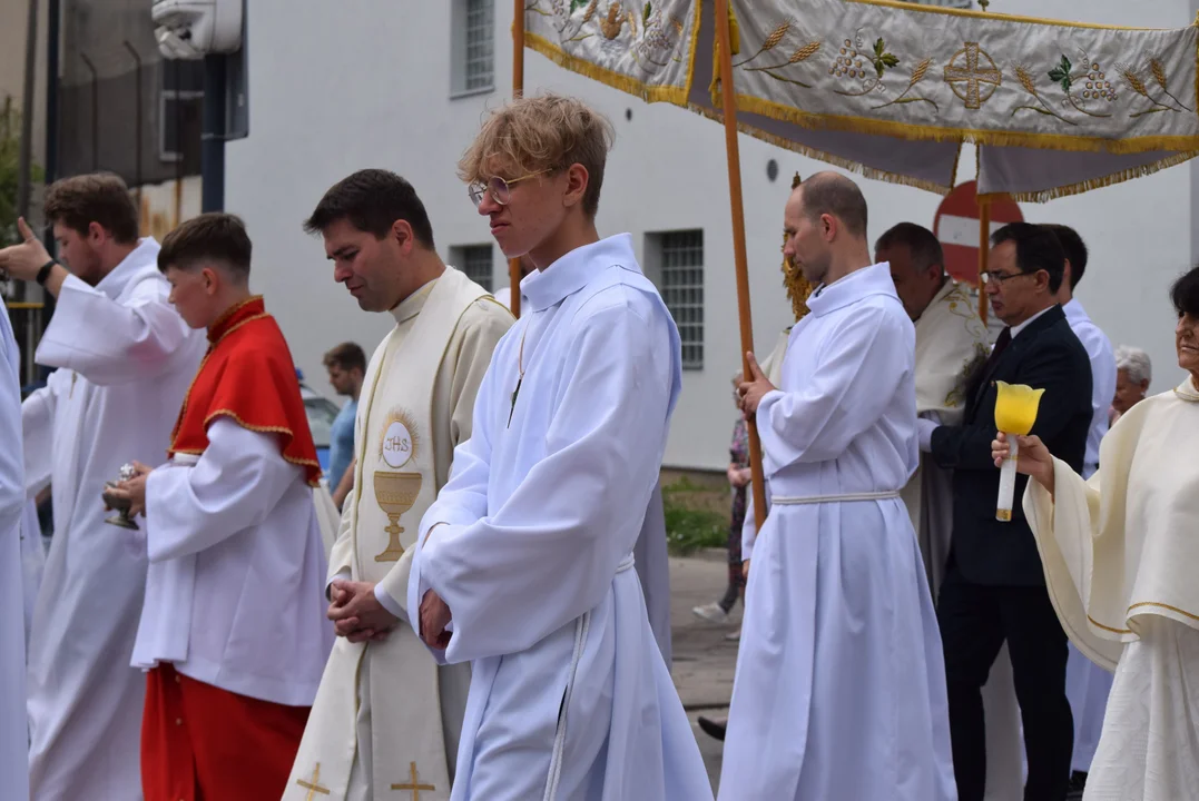 procesja Bożego Ciała w parafii Matki Bożej Dobrej Rady w Zgierzu