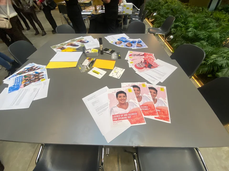 Ludzie piszą listy i… zmieniają świat. To dzieje się właśnie teraz