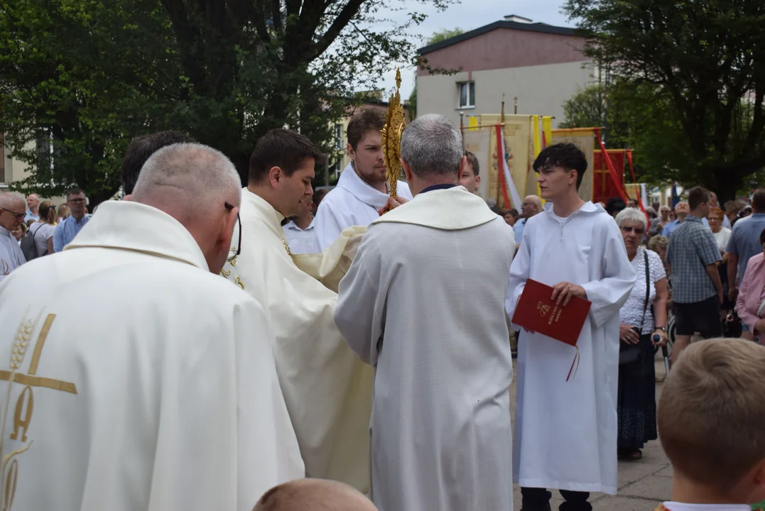 procesja Bożego Ciała w parafii Matki Bożej Dobrej Rady w Zgierzu