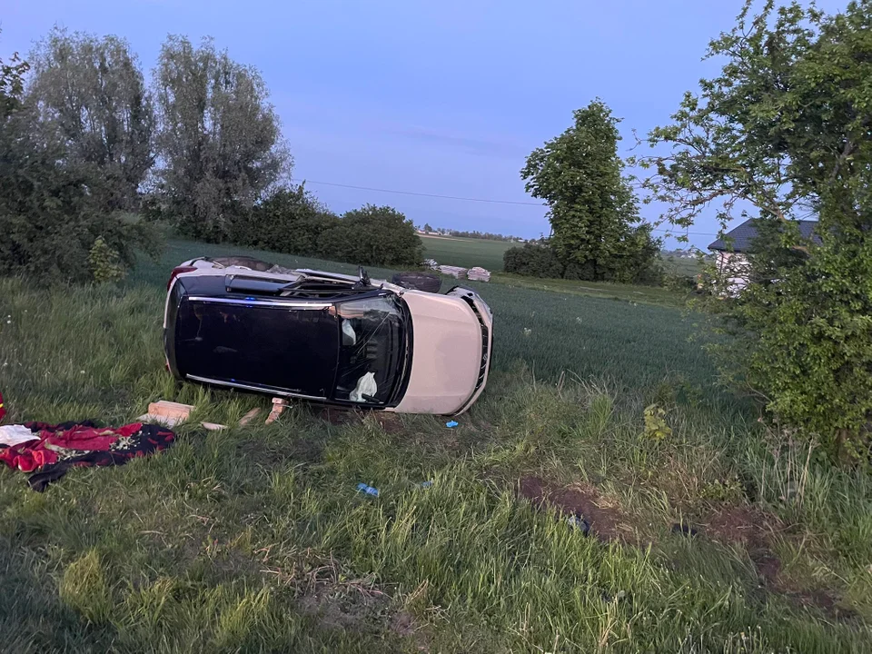 Poważny wypadek pod Płockiem! Są ranni, droga zablokowana [ZDJĘCIA]