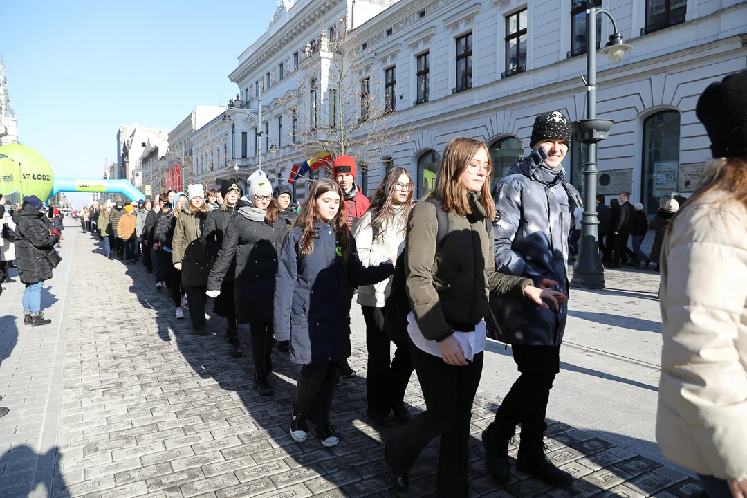 Polonez dla Łodzi. Maturzyści zatańczyli na Piotrkowskiej