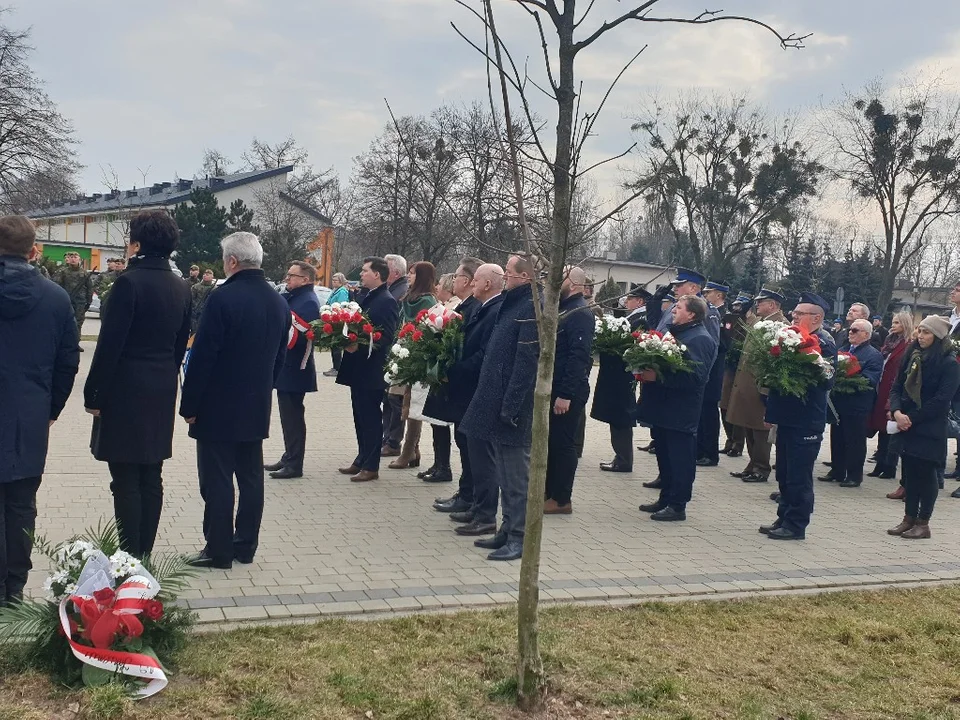 Obchody Zbrodni Zgierskiej na placu Stu straconych [zdjęcia]