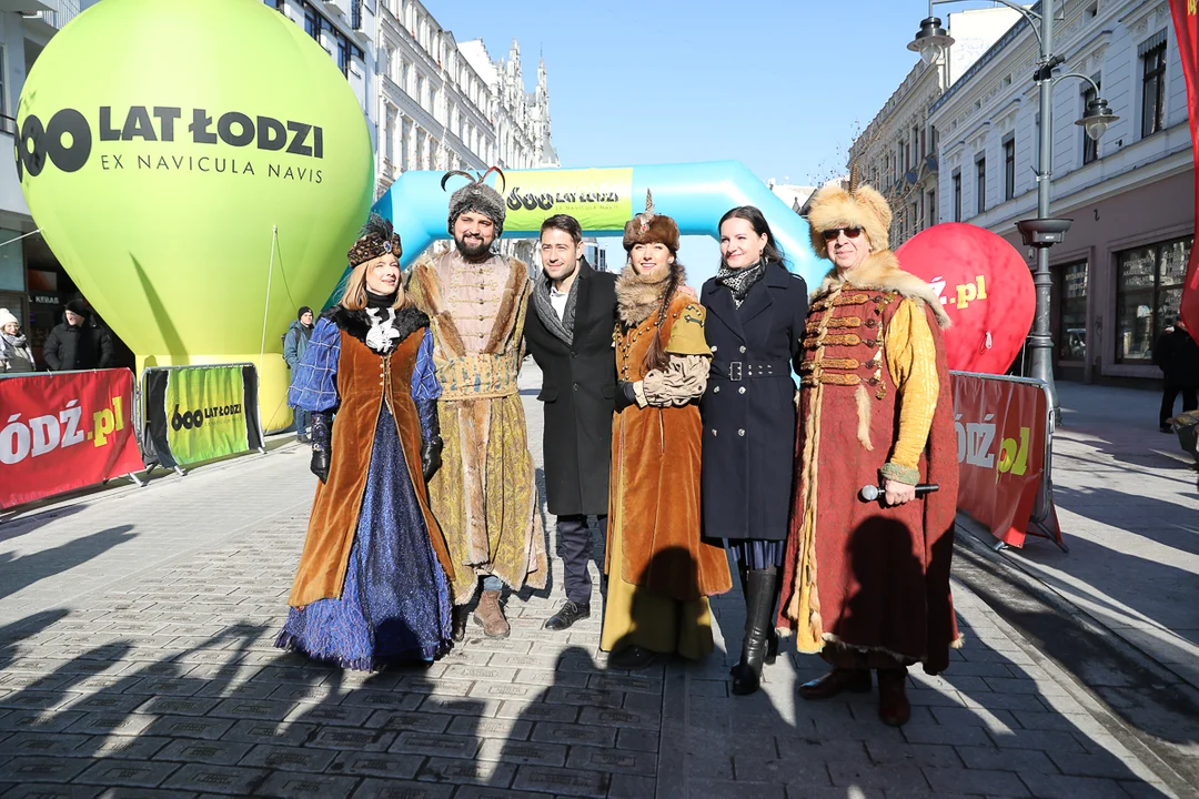 Polonez dla Łodzi. Maturzyści zatańczyli na Piotrkowskiej