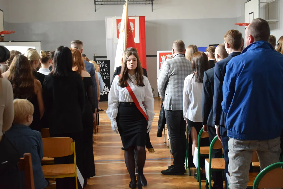 Pożegnanie maturzystów z Samorządowego Liceum Ogólnokształcące im. Romualda Traugutta w Zgierzu