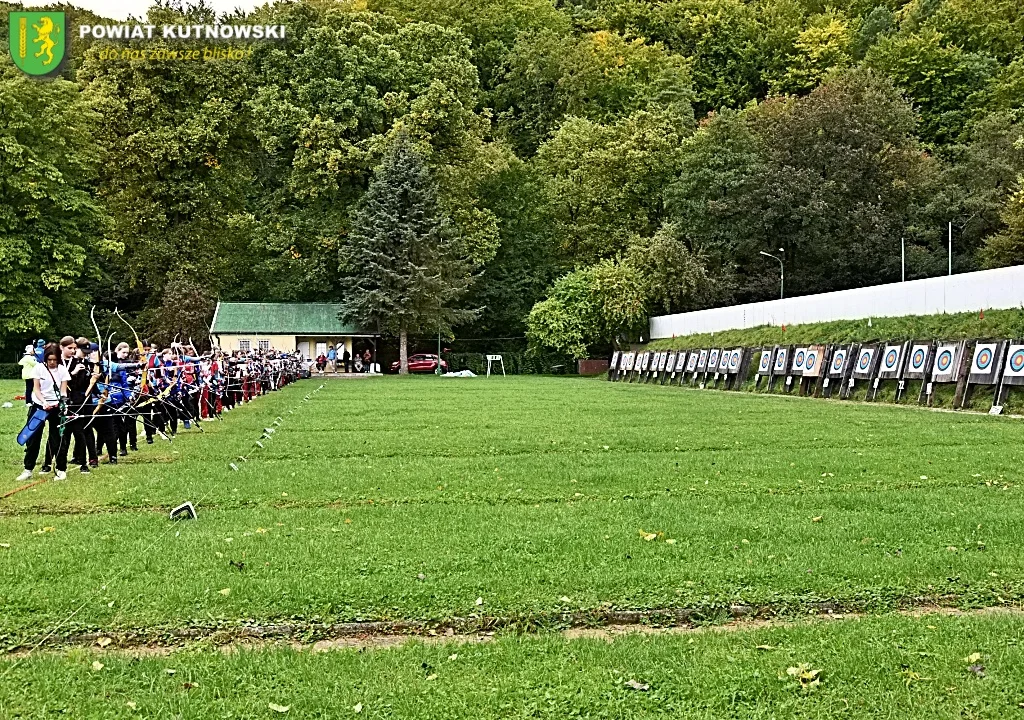 Międzywojewódzkie Mistrzostwa Młodzików w łucznictwie. Brali w nich udział zawodnicy z Kutna