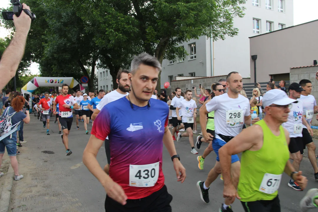 Piknik rodzinny fundacji „Daj piątaka na dzieciaka” na Bałutach