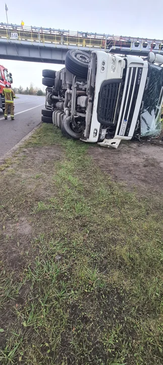 Wypadek ciężarówki na kopalnianej drodze