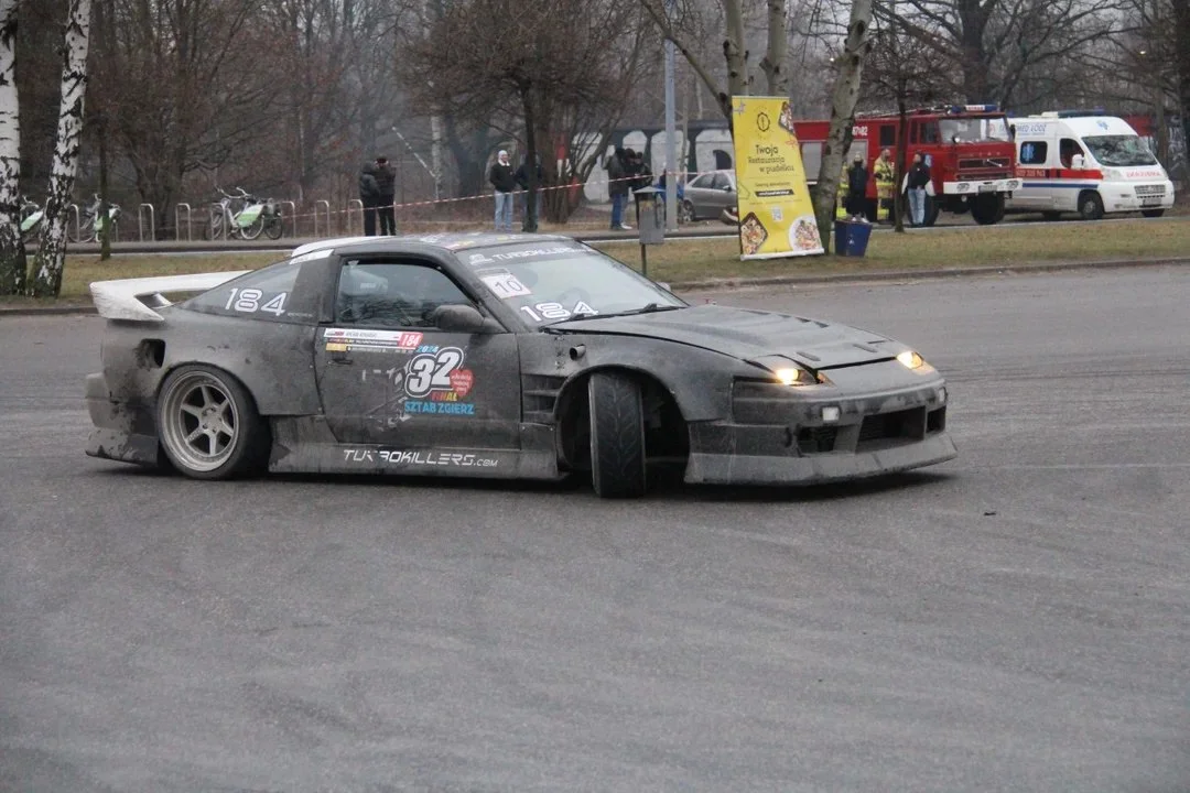 Emocje, adrenalina i drift. Gdzie kierowcy kontrolowanego poślizgu z Łodzi i Zgierza ćwiczą na co dzień? - Zdjęcie główne