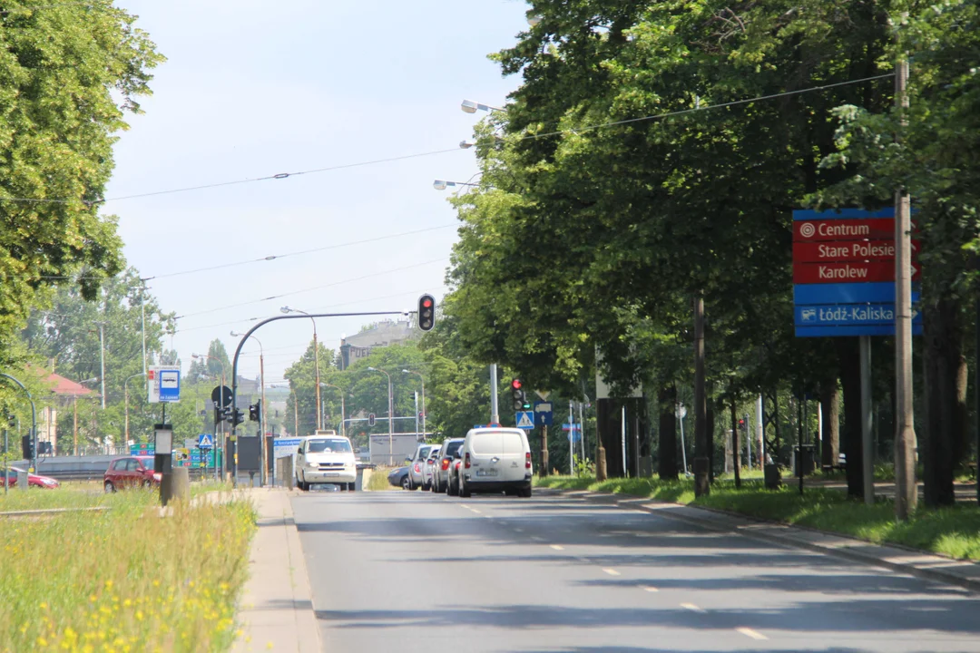 Nieczynne przystanki tramwajowe przy Konstantynowskiej