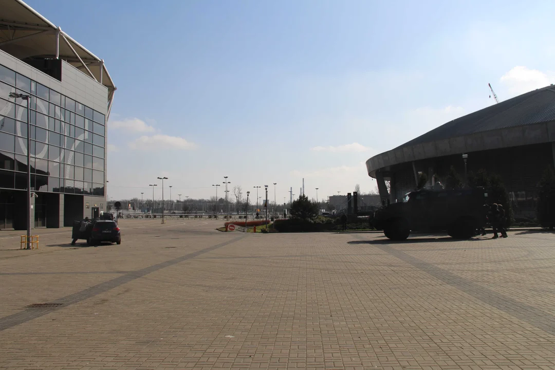 Ćwiczenia służb specjalnych na stadionie ŁKS-u