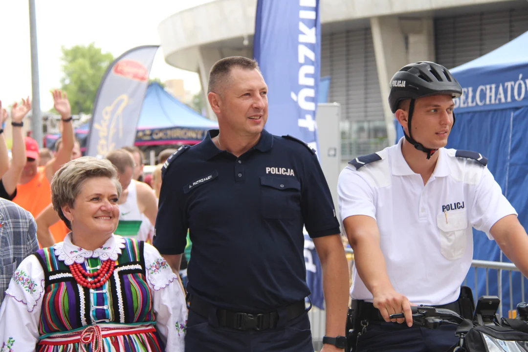 Piknik rodzinny "Bezpieczne Wakacje z Mundurem" pod Atlas Areną