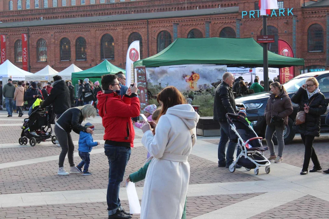 Święto Niepodległości przed Manufakturą