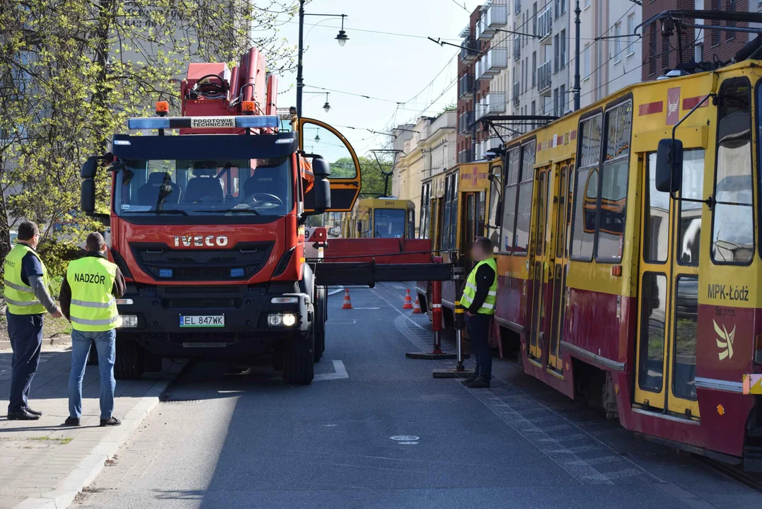 Od bladego świtu utrudnienia dla podróżnych MPK Łódź. Jednego dnia, dwa wykolejenia