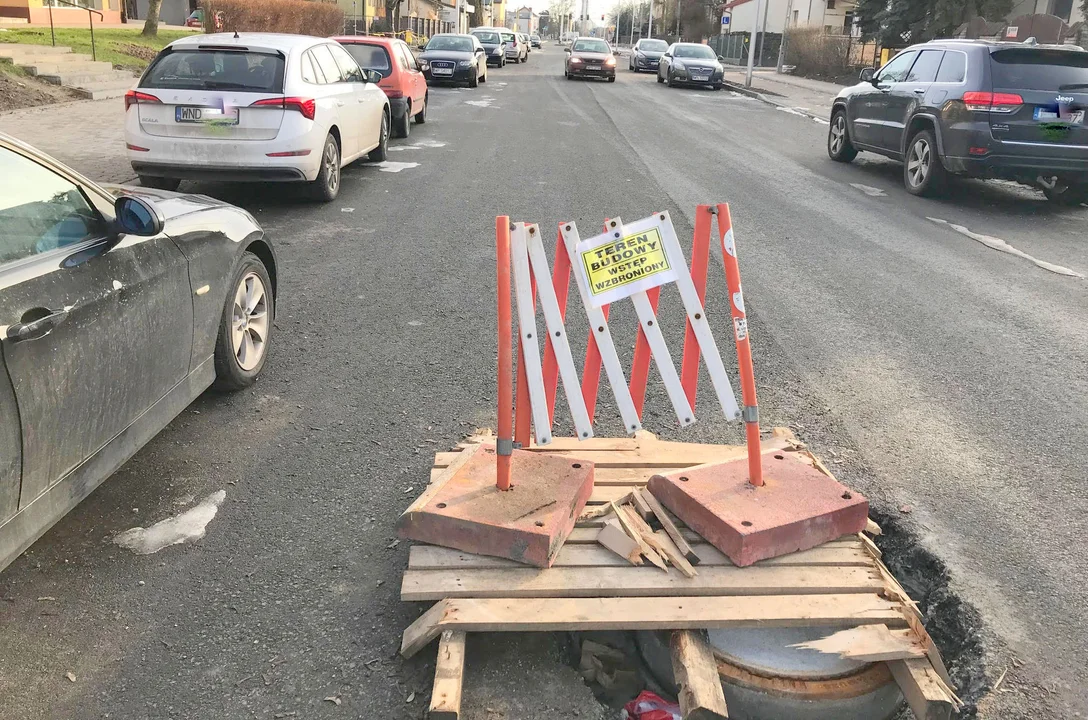 Spółdzielcza w Płocku wciąż w remoncie. Zobaczcie, ile jeszcze brakuje [ZDJĘCIA] - Zdjęcie główne