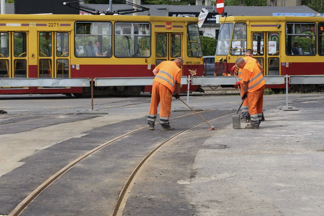 Po alei Włókniarzy zamiast tramwajem, pojedziemy autobusem zastępczym