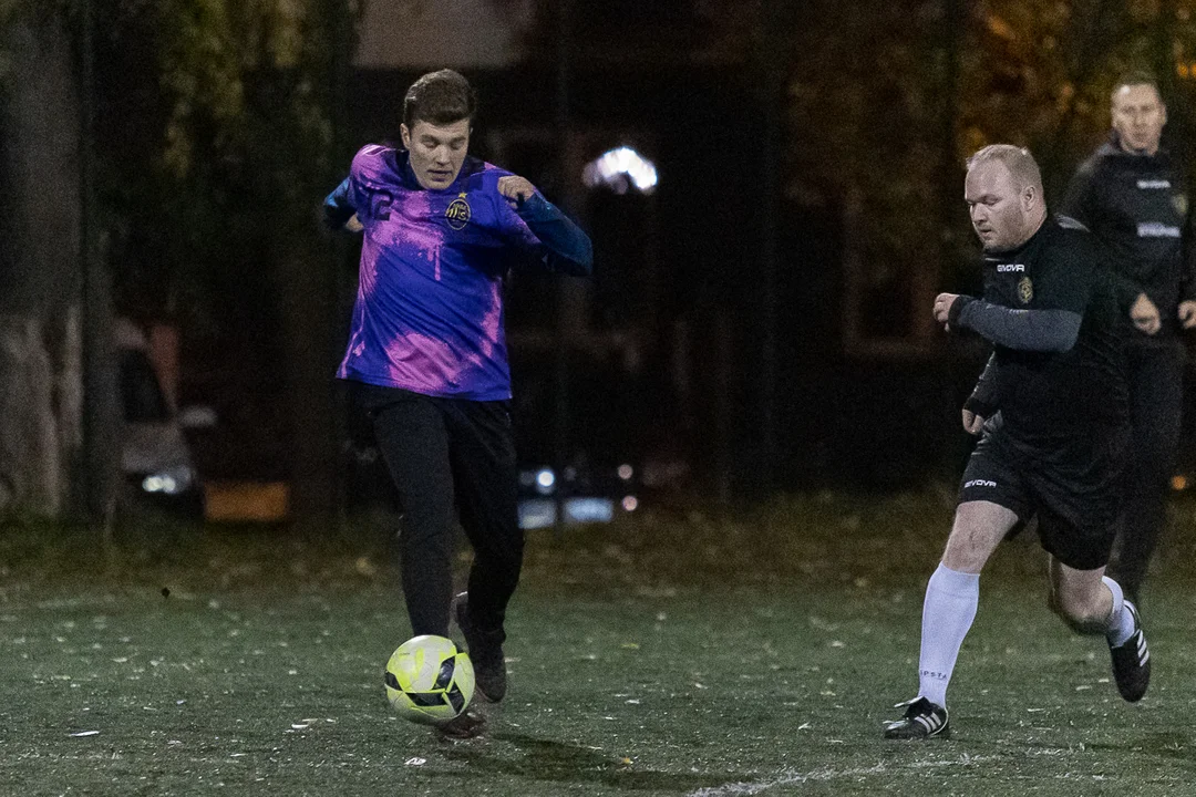 Duże emocje w spotkaniu AGKS 2 oraz FC Farselona w rozgrywkach Playareny