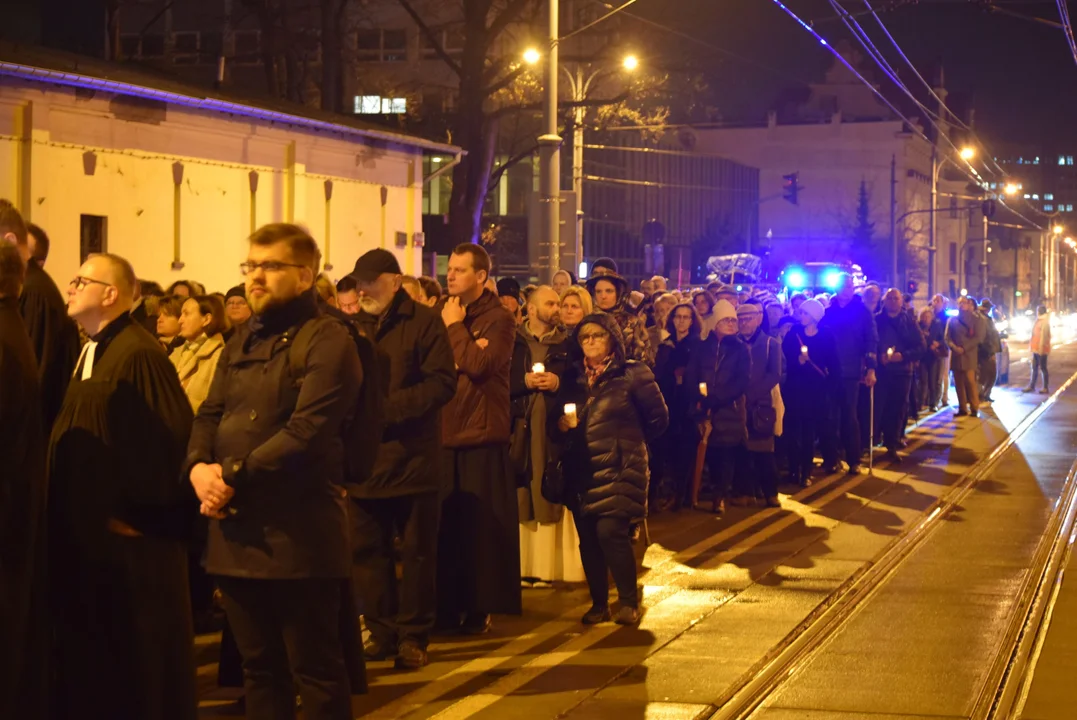 Ekumeniczna droga krzyżowa przeszła ulicami Łodzi