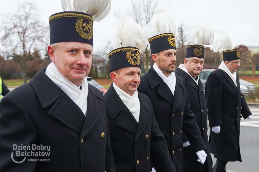 Barbórka w PGE GiEK. Górnicy przeszli ulicami Bełchatowa. Zobacz, jak wyglądał przemarsz [FOTO, VIDEO] - Zdjęcie główne