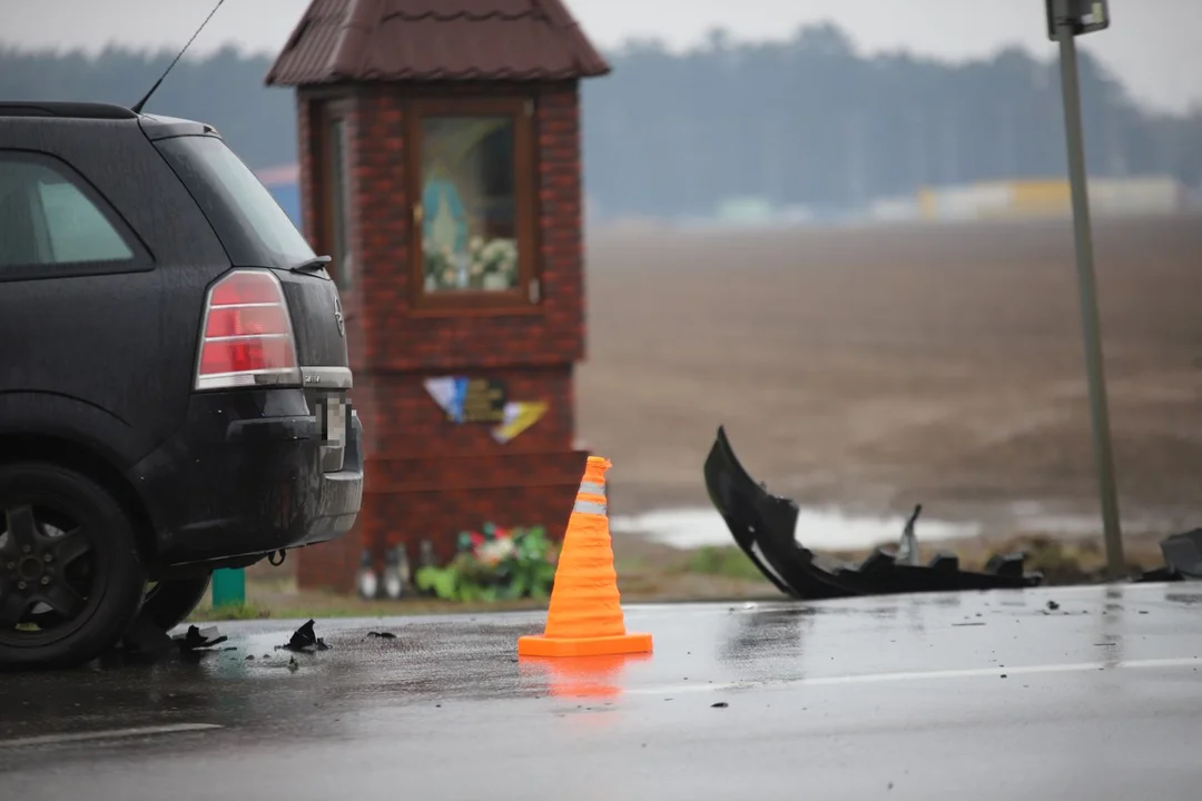 Wypadek na DK 92 pod Kutnem. Na miejscu wszystkie służby