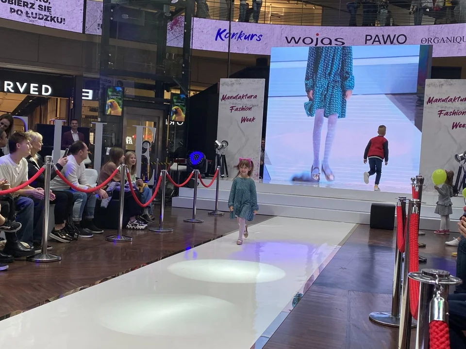 Pokaz mody dziecięcej na 17. Manufaktura Fashion Week