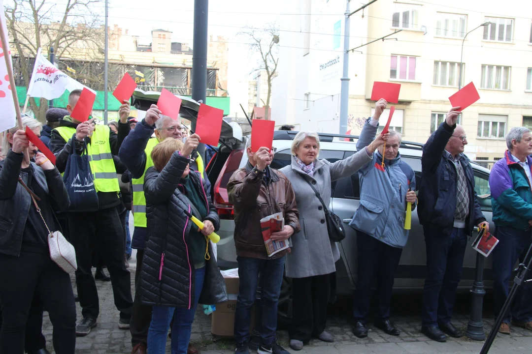 Protest "Solidarności" pod siedzibą Zarządu Lokali Miejskich