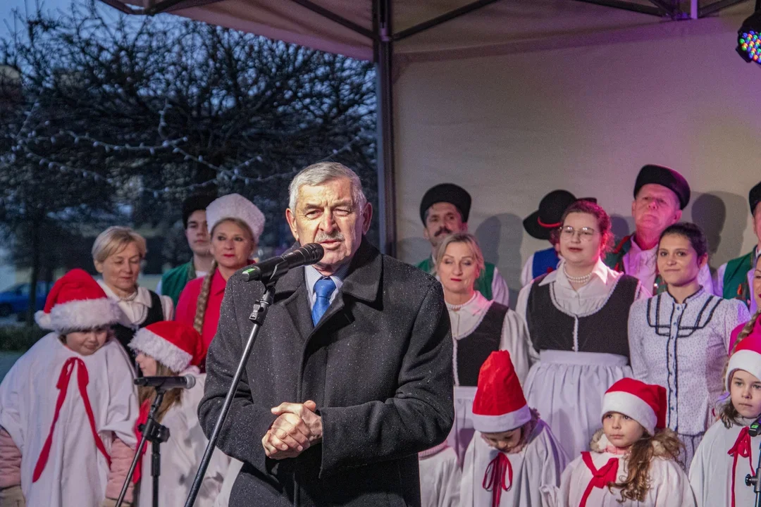 Tak świąteczne iluminacje i wigilia miejska wyglądały w minionym roku (2021)