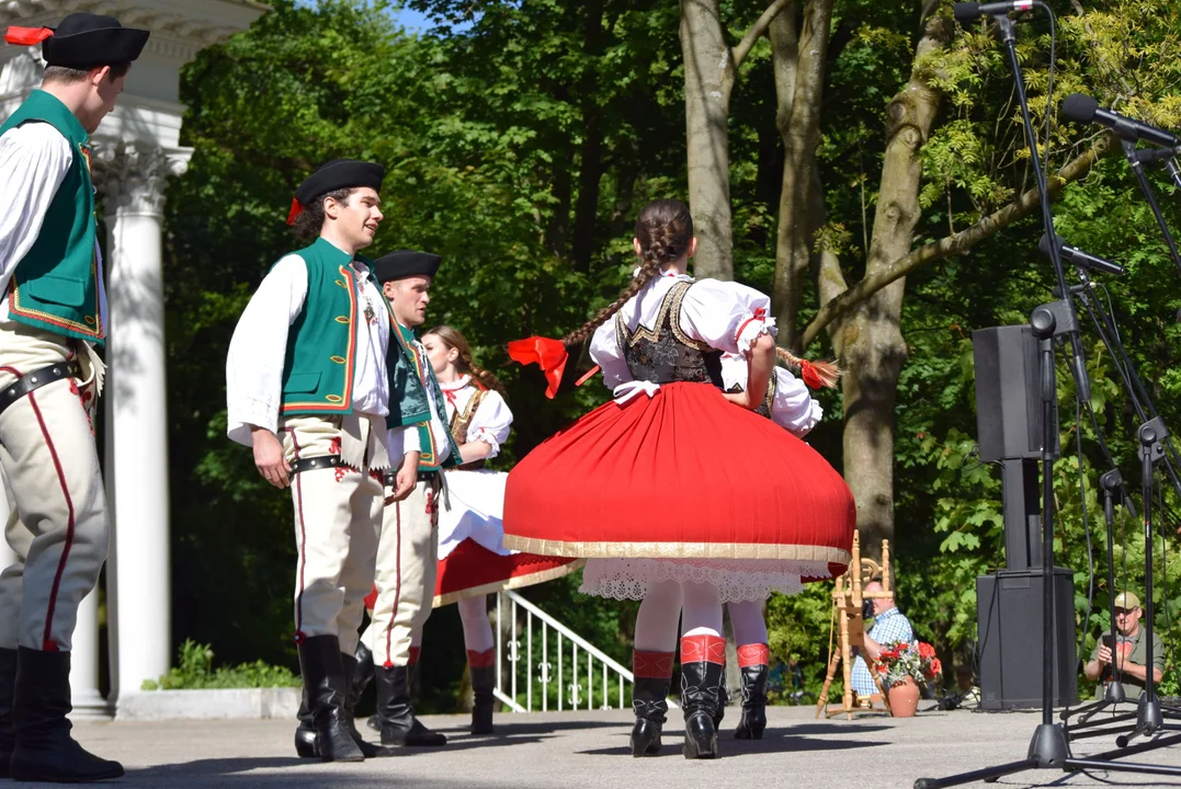 Spotkanie z folklorem w Parku Julianowskim