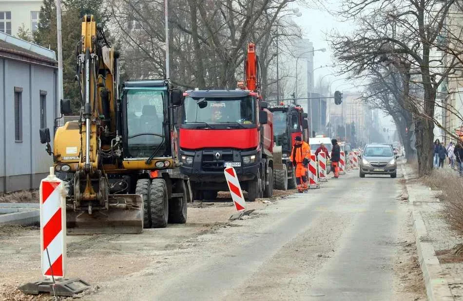 Kolejny etap przebudowy ważnej ulicy w centrum. MPK wprowadza zmiany