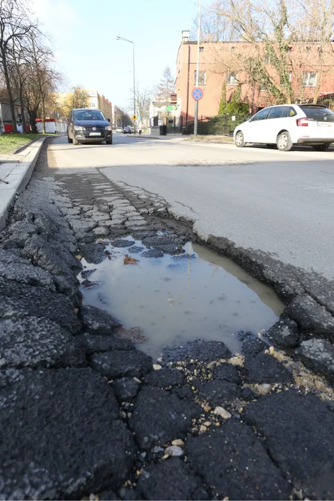 Koniec z kwiatami w dziurach. Boya-Żeleńskiego będzie znów remontowana