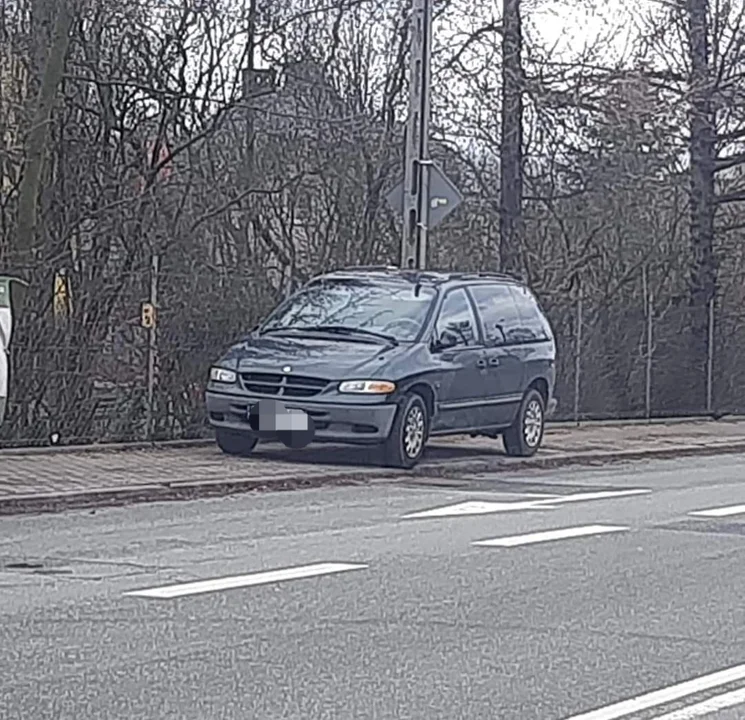 Jak parkują zgierzanie? Kolejna odsłona galerii "mistrzów". Czyżby bili się o palmę pierwszeństwa? [zdjęcia]