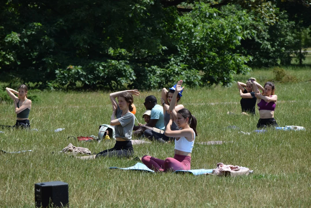 Joga w Parku Poniatowskiego