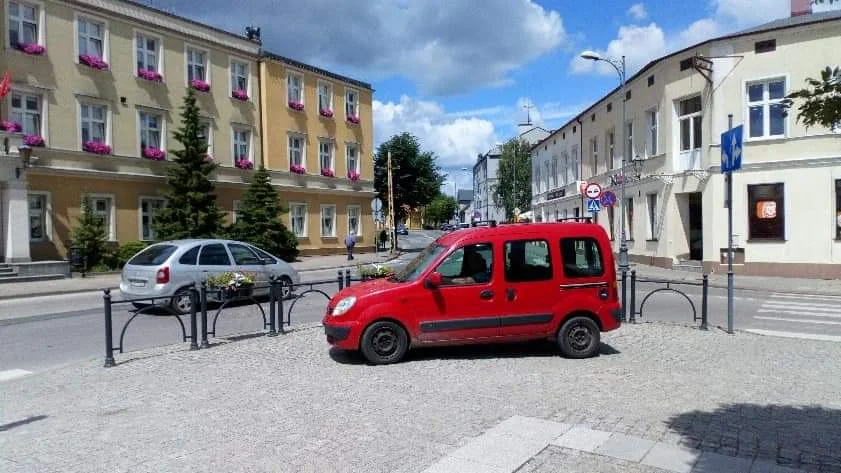 Jak parkują zgierzanie? Kolejna odsłona galerii "mistrzów". Czyżby bili się o palmę pierwszeństwa? [zdjęcia]