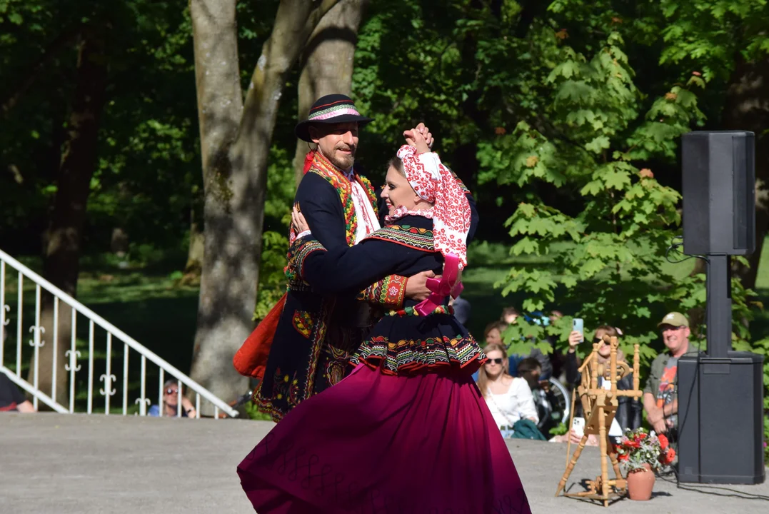 Spotkanie z folklorem w Parku Julianowskim