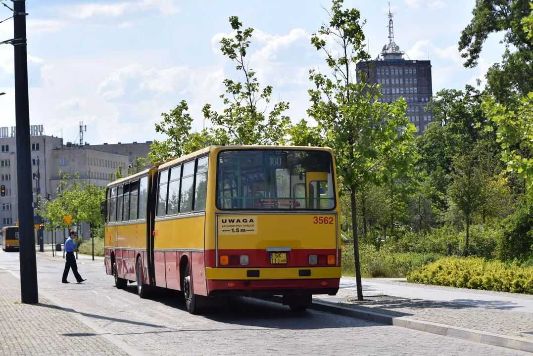 Łódzkie Linie Turystyczne zapraszają przez cały weekend. Po Łodzi jeżdzą prawdziwe klasyki!