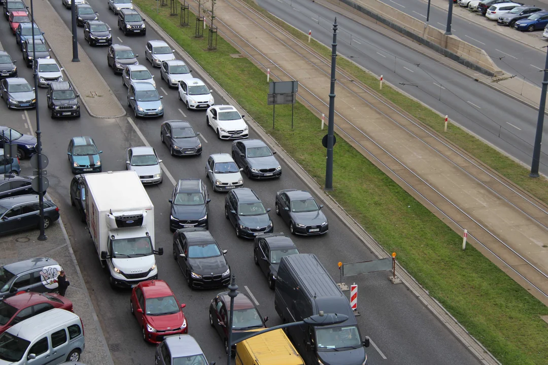 Utrudnienia na al. Piłsudskiego w Łodzi - 23.09.2023 r.