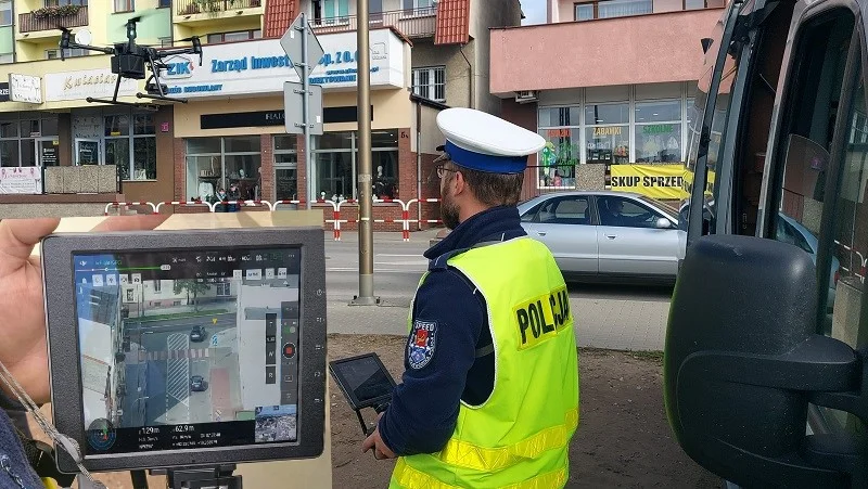 Duża akcja drogówki i policyjny dron na kutnowskich ulicach. Posypały się mandaty [ZDJĘCIA] - Zdjęcie główne