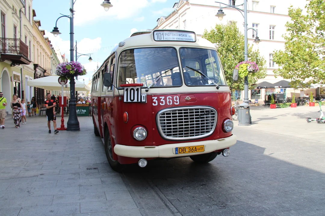 Zabytkowe tramwaje i autobusy ponownie na ulicach Łodzi