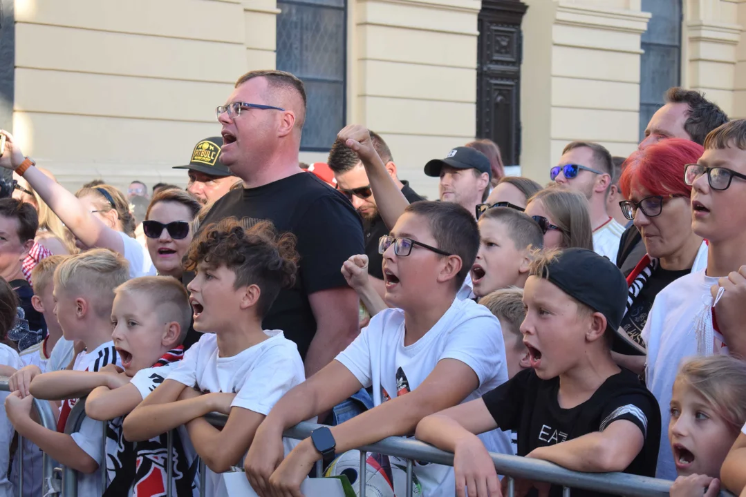 Prezentacja drużyny ŁKS-u na placu Wolności
