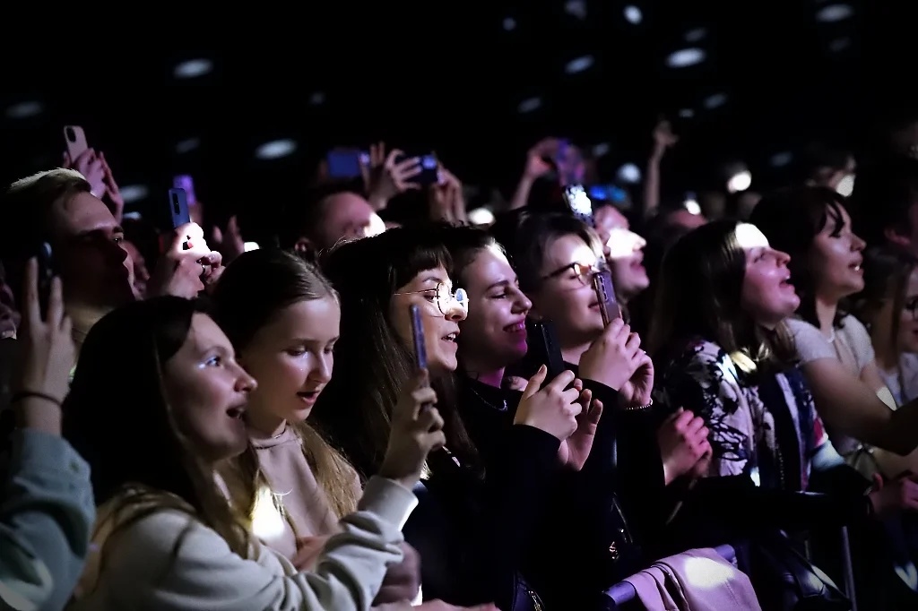 Fani Kwiatu Jabłoni bawili się świetnie na koncercie w Wytwórni