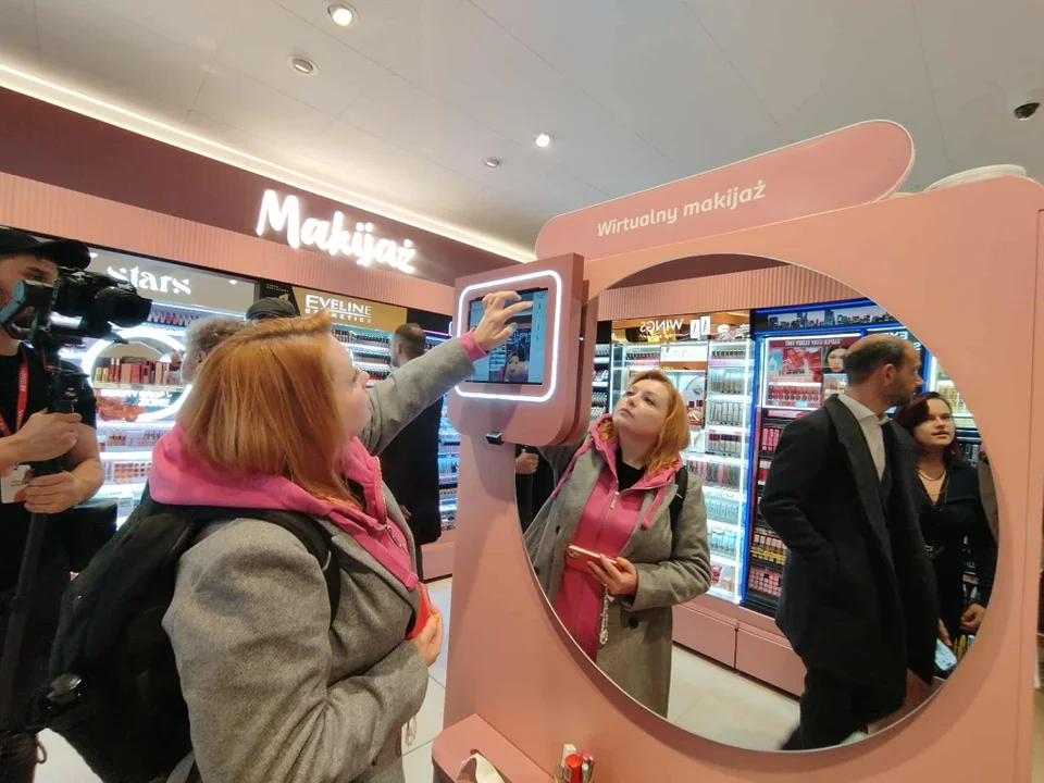 Rossmann nr 2000 otwarty w Łodzi. Przypomina luksusową łazienkę