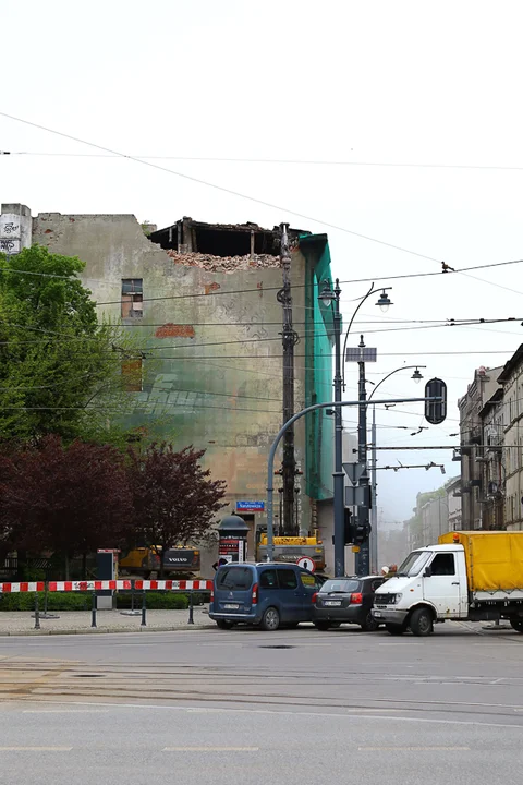 Kamienica przy Kilińskiego 49, w końcu, zostanie zburzona. Wiemy kiedy wrócą tramwaje